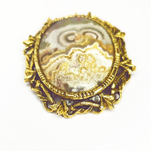 Vintage Agate Stone Cabochon Brooch Oval Gold-Tone Filigree Frame - Picture 3 of 5